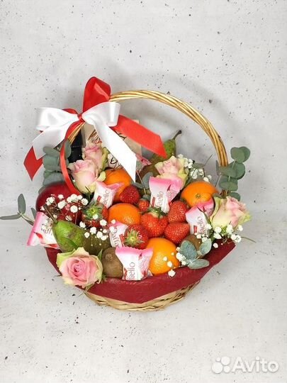 Подарочная корзина. Подарок на выпускной