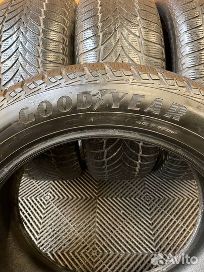 Goodyear UltraGrip Ice 2 215/55 R17