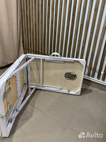 Массажный стол