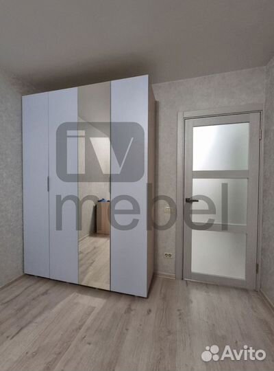 Шкаф распашной