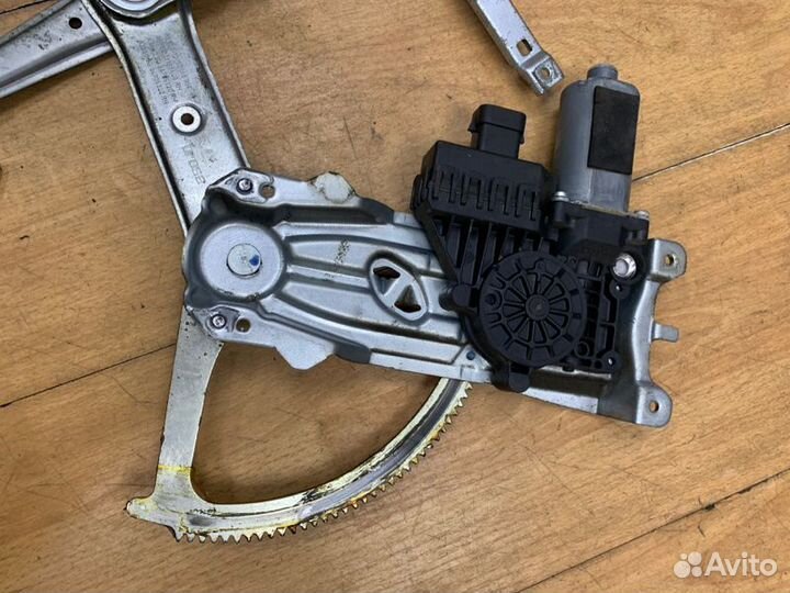 Стеклоподъемник передний правый Opel Astra H