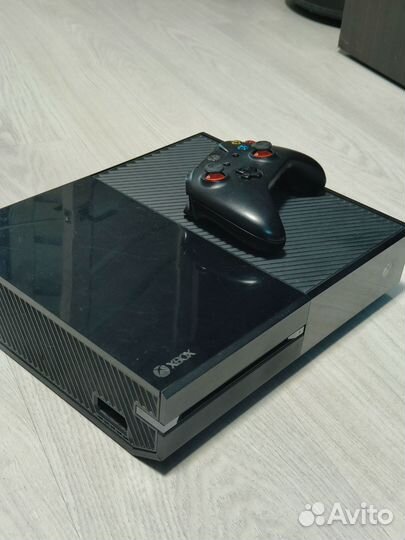 Xbox One + геймпад