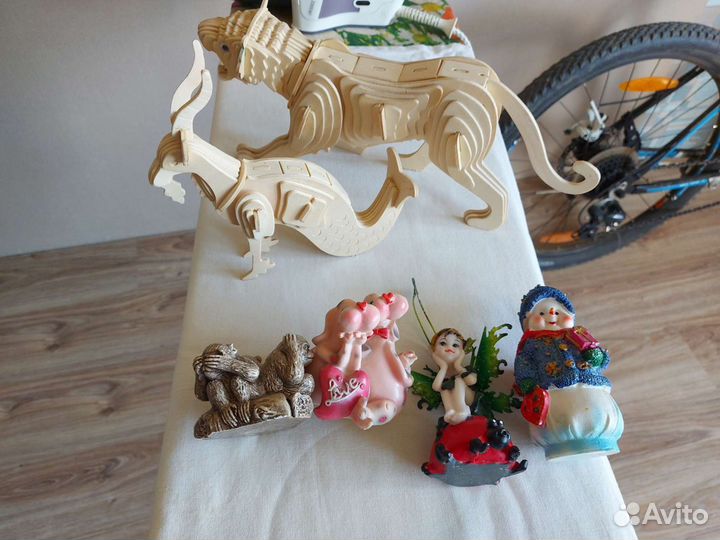 Статуэти и фигурки