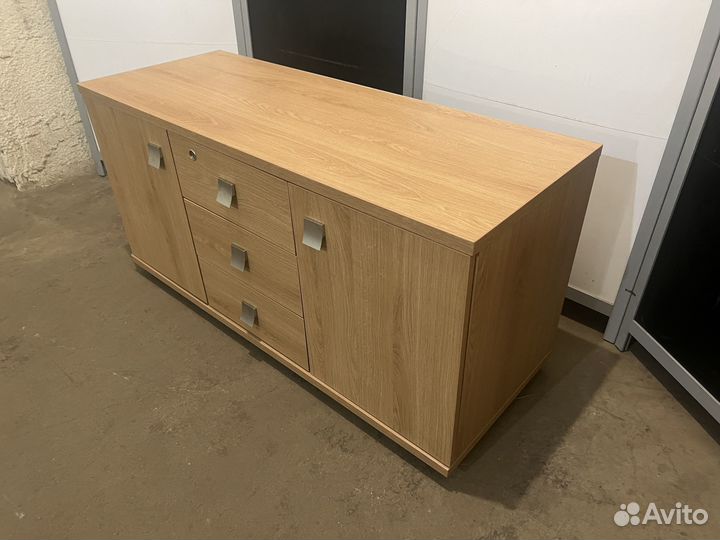 Тумба под телевизор 121х46х60см