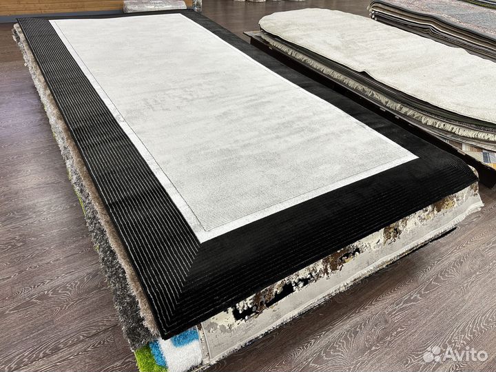 Ковер новый, черный 200х400см