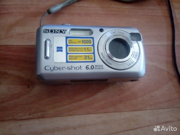 Продам аккумуляторы,зарядку,плеер и цифровой ф