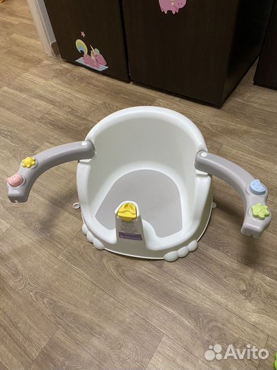 Стульчик для купания в ванной