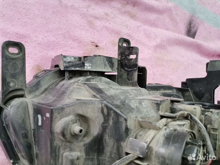 Фары Nissan X-Trail T31 рест ксенон