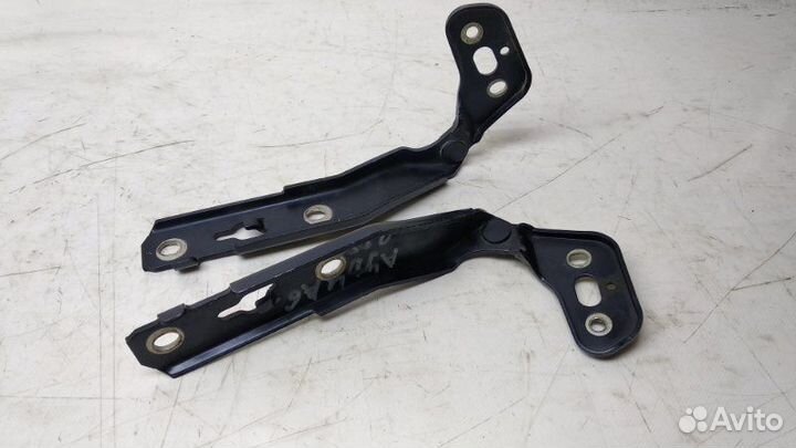 Петля капота Audi A6 C6 3.2 2006