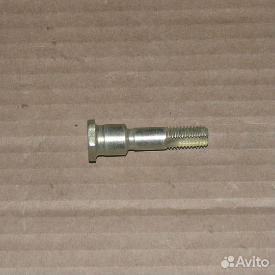 Ось рычага переключения передач маз