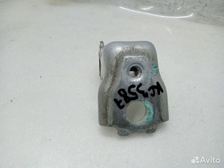 Петля двери skoda fabia 2 Передняя/задняя, нижняя правая