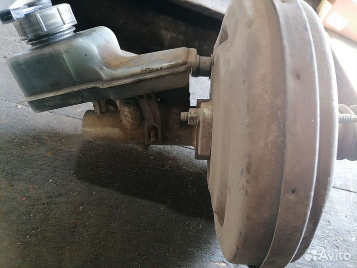 Вакуумный усилитель тормозов калина