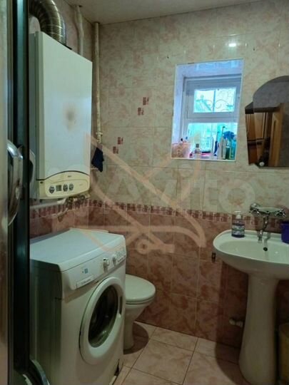 4-к. квартира, 64 м², 1/1 эт.