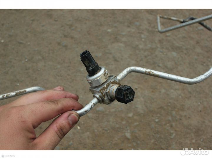 Шланг кондиционера на toyota corolla sport NRE210 8NR-FTS