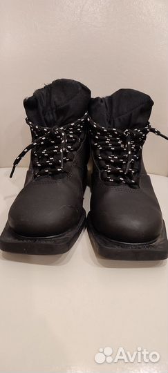 Лыжные ботинки детские 36 размер