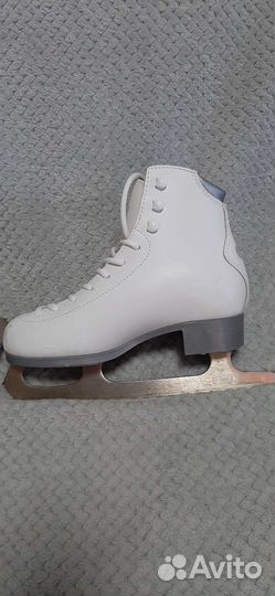 Коньки фигурные 33