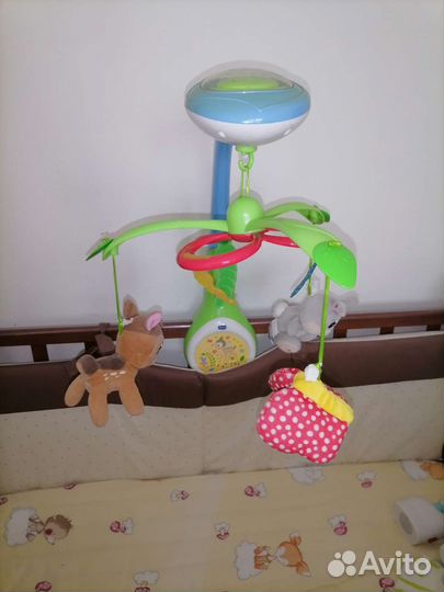 Мобиль на кроватку Chicco б/у