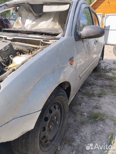 В разборе. Запчасти. Ford Focus 1.8 2003. Хэтчбек