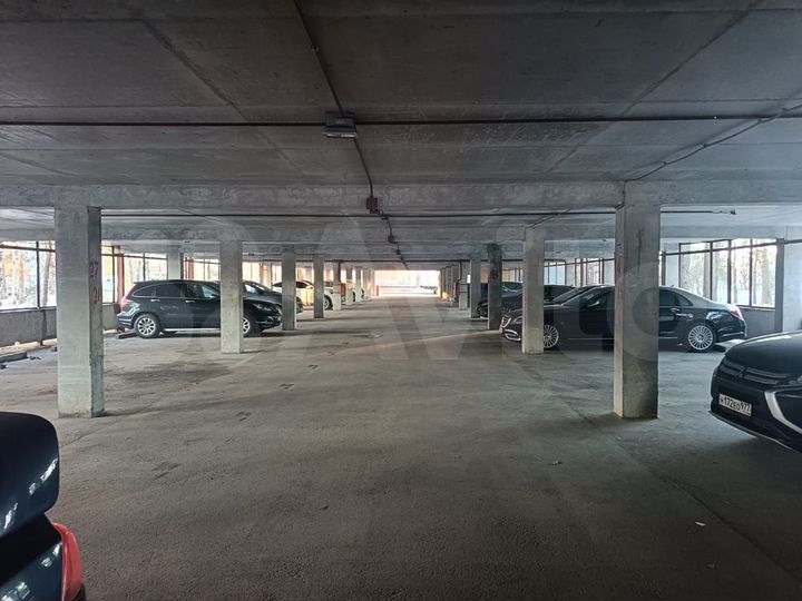 Машиноместо, 14 м²