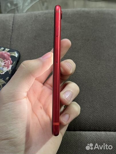 Телефон iPhone se 2020 64 gb