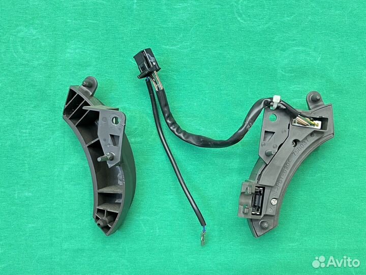 Кнопки мультимедиа руля Toyota Land Cruiser 100