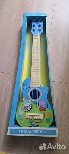 Продам детскую гитару Свинка Пеппа