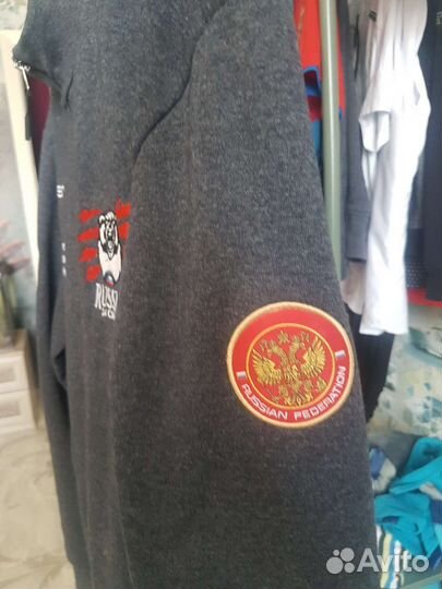 Спортивный костюм