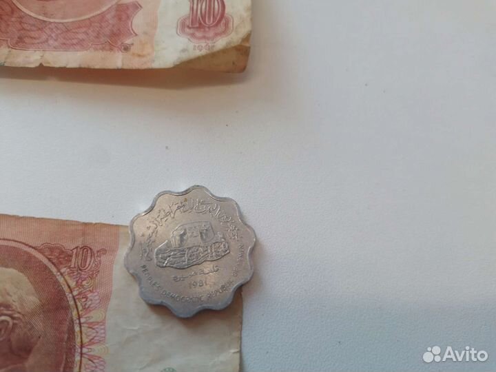 Блокноты и монеты 19-20в.в. советские и зарубежные