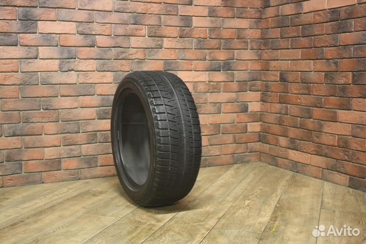 Bridgestone Blizzak Revo GZ 215/50 R17