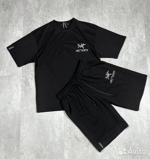 Костюм с шортами мужской arcteryx