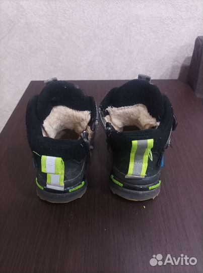Ботинки зимние детские 23