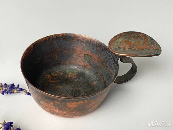 Винтажная медная пепельница с ручкой