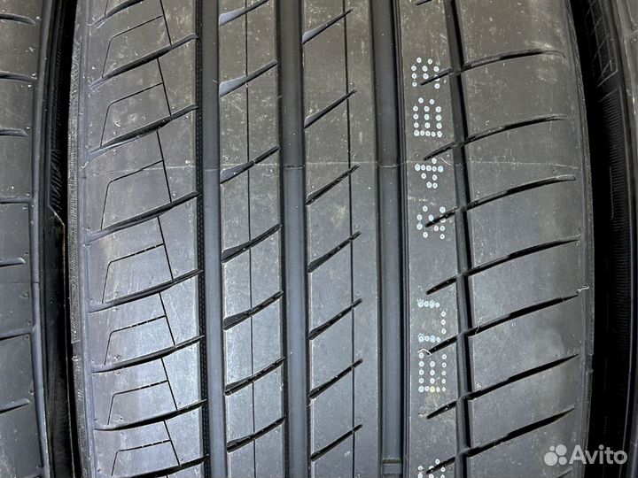 Kapsen RS26 285/35 R22 106W