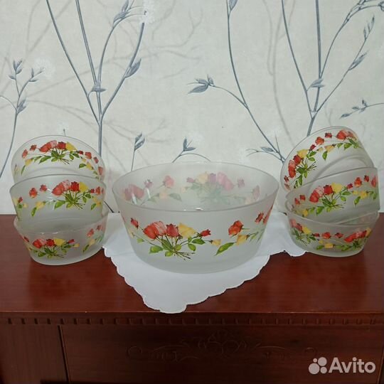 Индонезия набор салатников новый 1+6