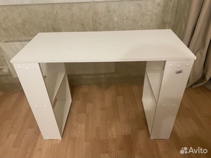 Стол для маникюра