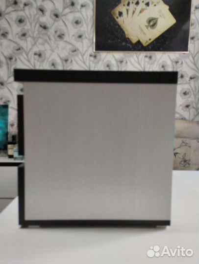 Тумбочка прикроватная новая