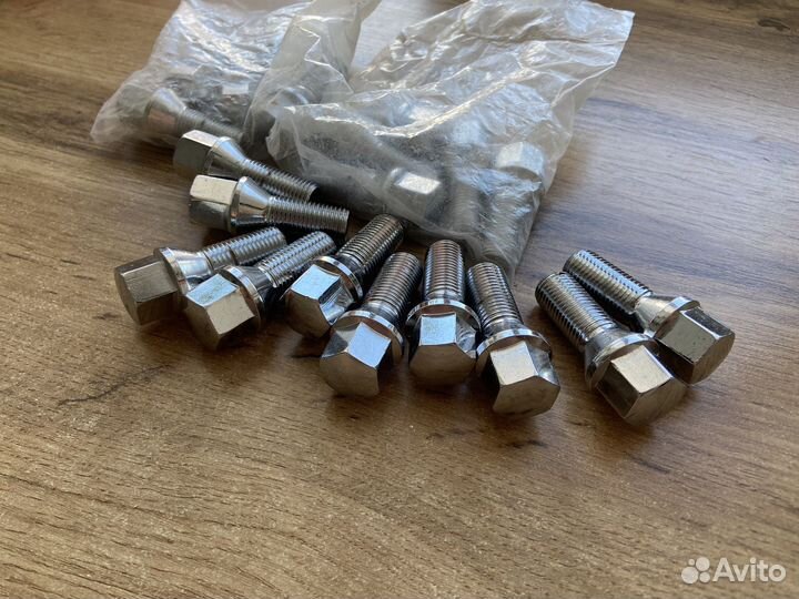 Колесные болты Volvo XC90