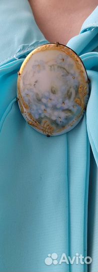 Винтажная голубая брошь