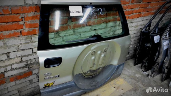 Пятая дверь Toyota RAV4 V20 в сборе