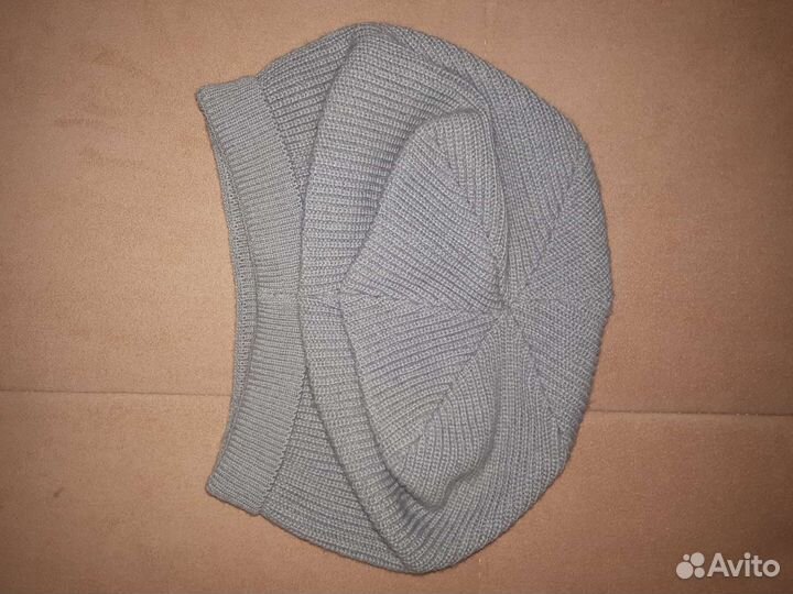 Демисезонная женская шапка