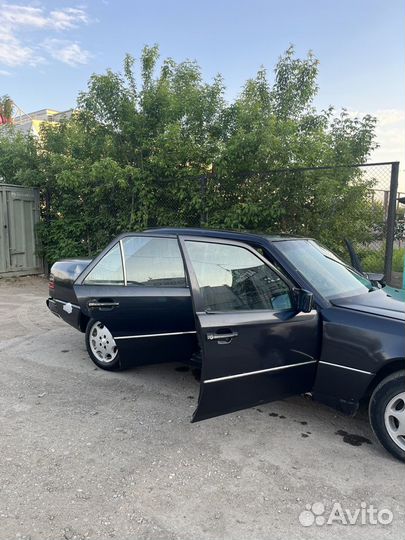 Mercedes-Benz W124 2.0 МТ, 1990, 300 000 км