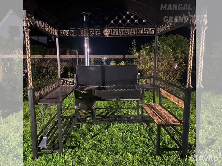 Мангал с крышей