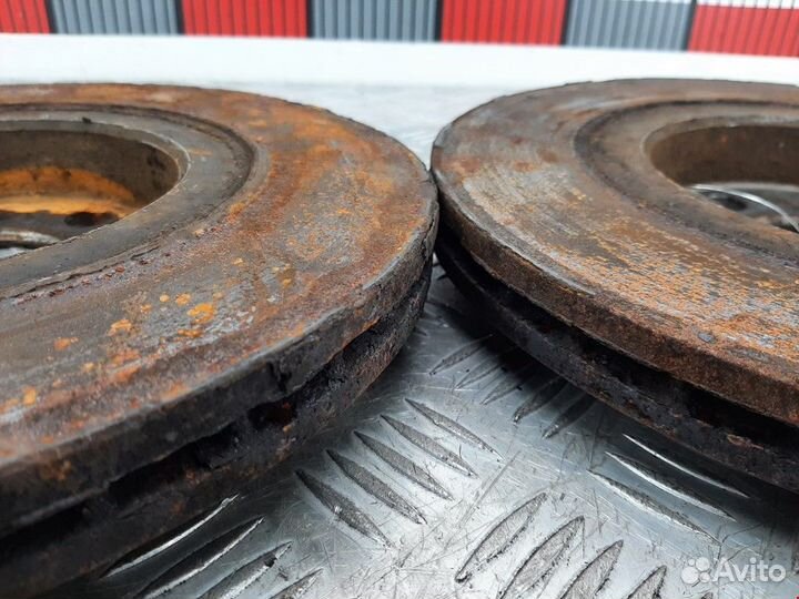 Диск тормозной передний Audi A3 8L 1999 8N0615301A