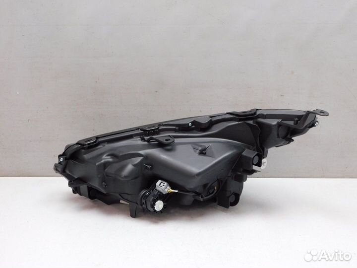 Фара правая Lexus NX200/NX200t/NX300/NX300h