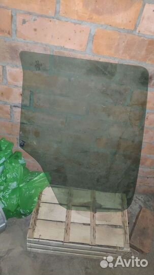 Стекло Peugeot 308 заднее левое