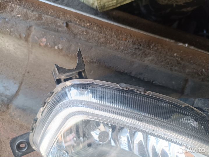 Фара противотуманная правая Hyundai Tucson 3 92202