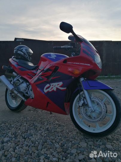 Honda CBR600F2