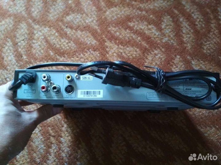 DVD плеер bbk dv118si