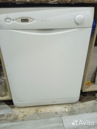 Посудомоечная машина Ariston LSE 730 T