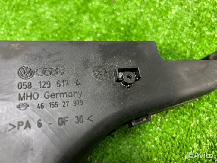 Патрубок воздушного фильтра Audi A4 B5 1.8 ADR